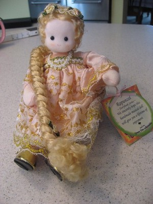 Green Tree Collectibles Musical Wind-Up Doll - Rapunzel Storybook Series w/Tags