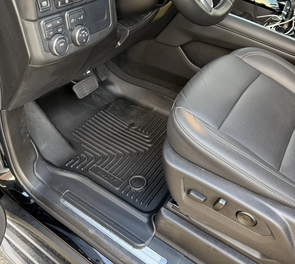 Forros de piso Husky Liner WeatherBeater para Yukon Tahoe Suburban Escalade 2021-25 Foto 2 de 4