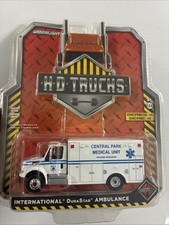 GREENLIGHT Central Park Medical  INTERNATIONAL DURASTAR  AMBULANCE 1/64 SCALE