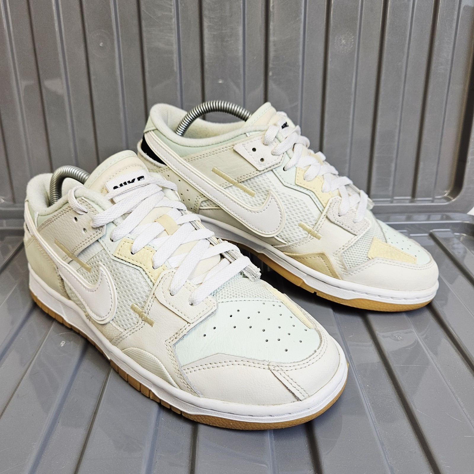 SAOLA Nike Dunk Low Scrap Sea Glass taglia UK 7 scarpe da ginnastica in pelle DB0500 100 suola in gomma ottime condizioni