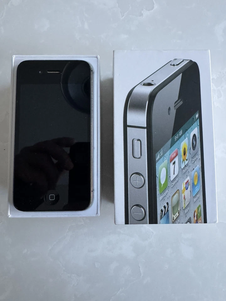 Apple iPhone 4s 16GB – Good Condition - Boxed - Image 4 of 4