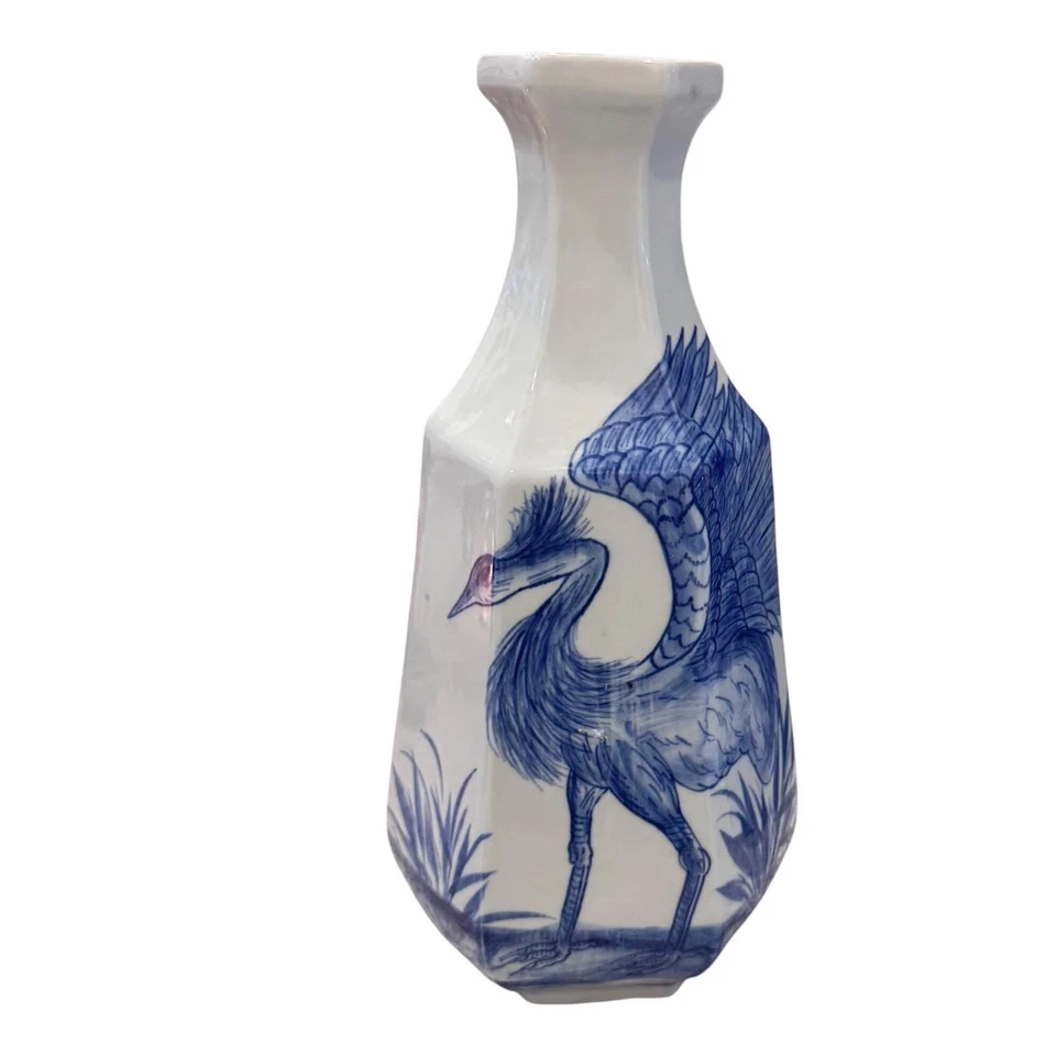 Jarrón de cerámica vintage azul blanco grúa pájaro asiático pintado a mano Tailandia Foto 2 de 4