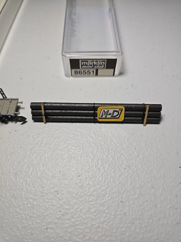 Title: Märklin Mini-Club 86551 Z Scale Tank Car – DB Freight Wagon - Image 3 of 4