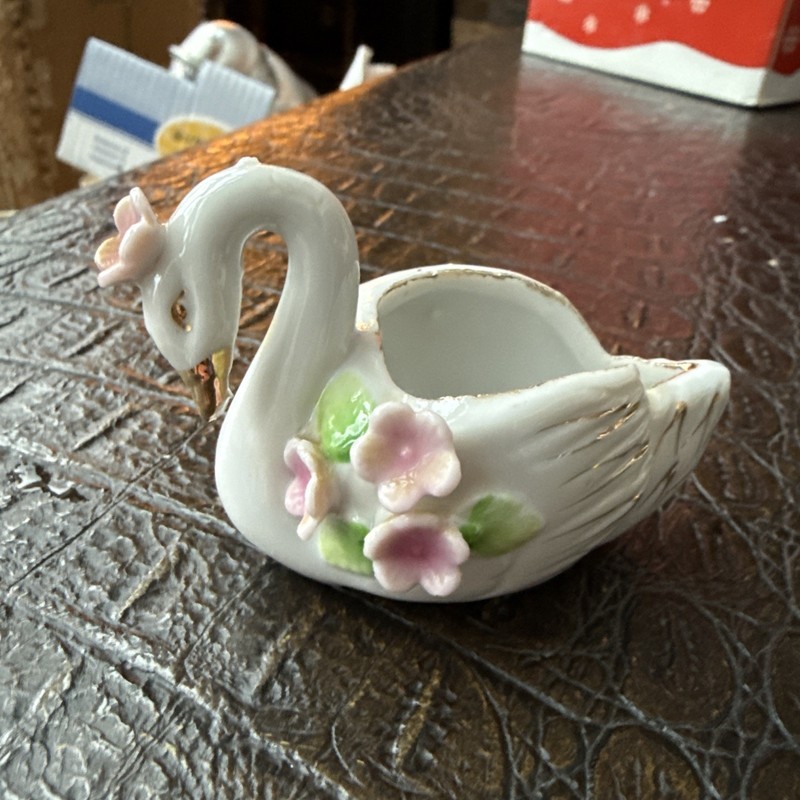 Swan with Pink Roses Trimmed In Gold Porcelain