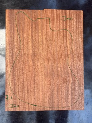 Khaya African Mahagoni JazzM 2-teiliger Gitarrenkörper 513 x 397 x 47 mm JM11