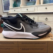 Nike Kyrie 8 Go GS Size 5 Youth Kids Black White Light Menta NIB DQ8076-001