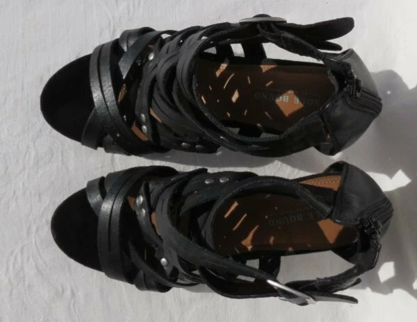 $99 SOLE BOUND Bare Traps Black Leather EKKO Studded Gladiator Sandals Shoes 6 M - Image 2 of 4
