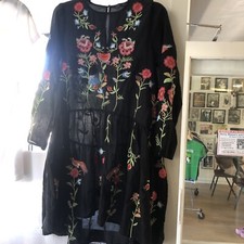 zara dress Black Embroided S