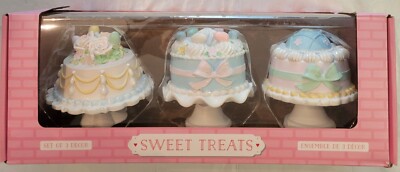 SWEET TREATS Pastel Easter Faux Lambeth Cake Set Of 3 Figurines Tabletop Decor