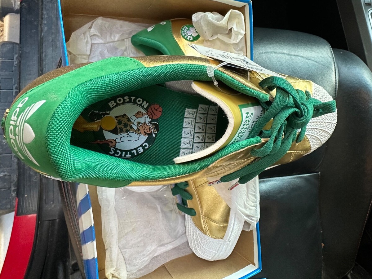 adidas gazelle silver green womens Limited edition White / Green Boston Celtics Adidas Forum low trainers   Sneakcustomtrainers.com