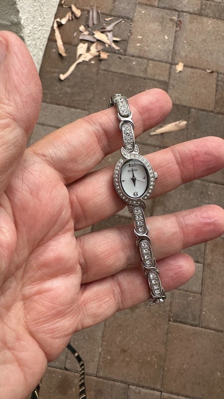 Non working Vintage Bulova Ladies Watch 96L199 Mother of Pearl Dial CZ Bezel