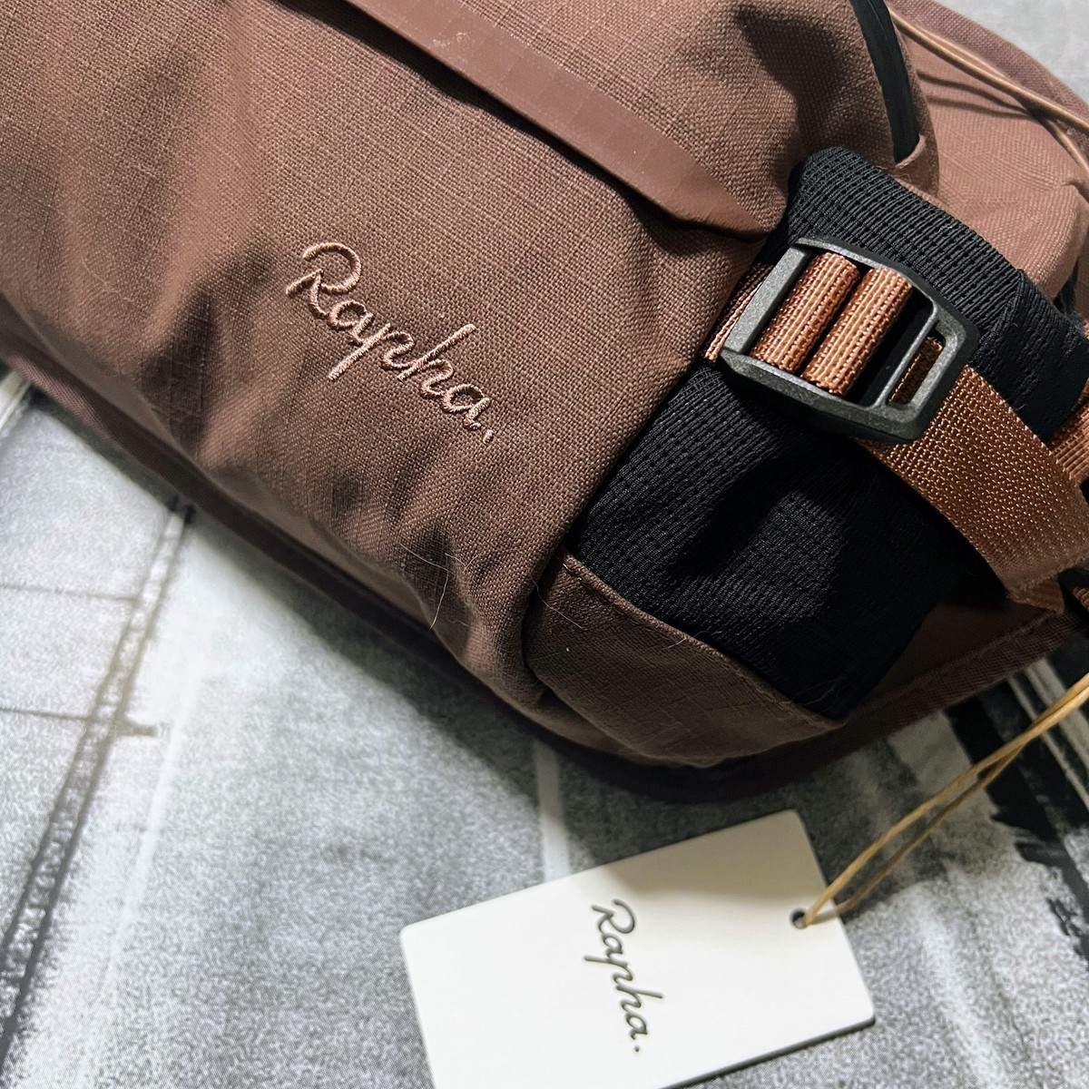NEW Rapha Trail Hip Pack Shoulder Bag Walnut Brown/Chestnut NEW Rapha Trail Hip Pack Shoulder Bag Walnut Brown/Chestnut