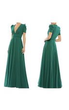 Ieena for Mac Duggal 55681 Green Chiffon Gown Size 4 NWOT Plunge Neck