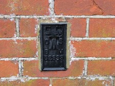 Photo 6x4 Ordnance Survey Flush Bracket G2899 Clayhill/SU3007 This brack c2017