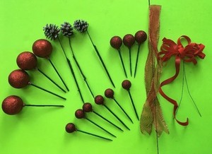 LOT OF CHRISTMAS FLORAL PICKS