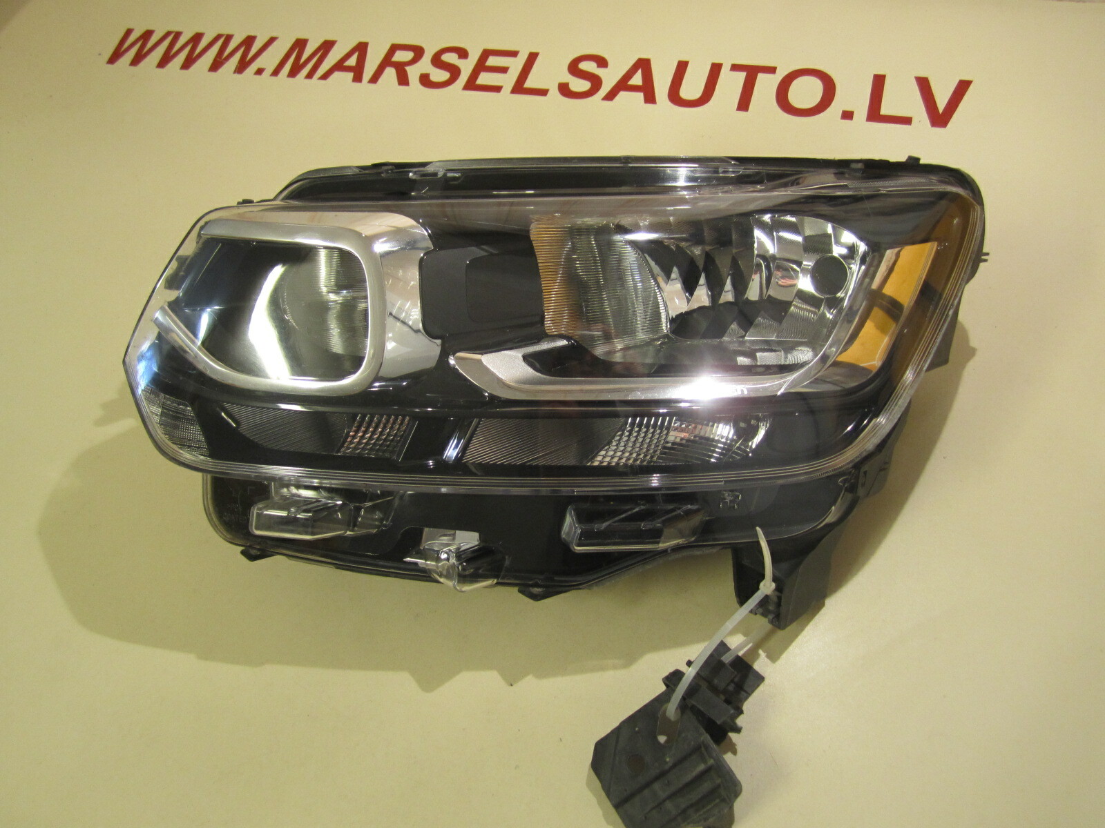 9816824880 AHC CITROEN BERLINGO III Headlight Left Side [Broken 