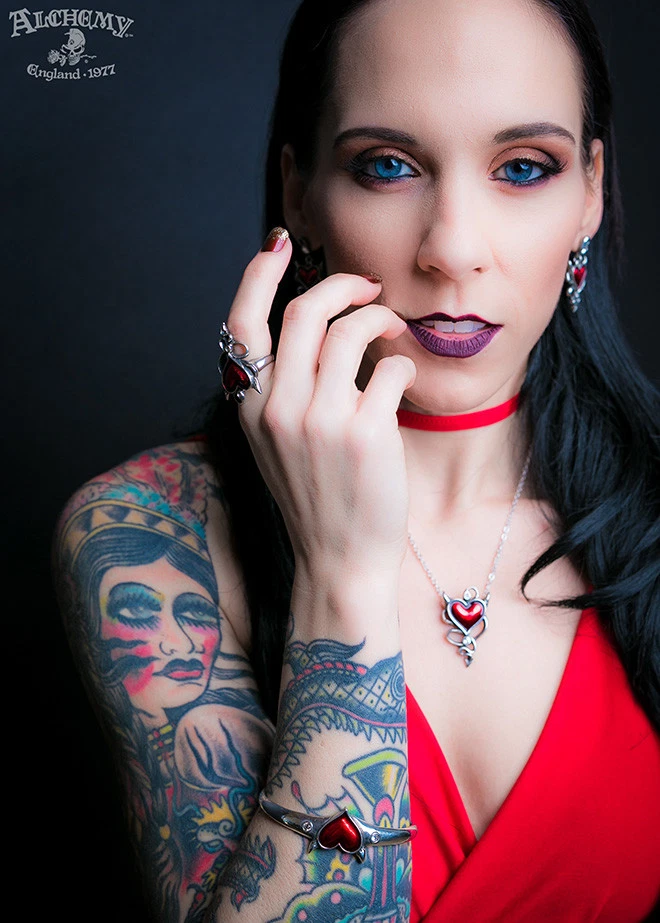 Alquimia Gótica Travieso Amor Diablo Rojo Corazón Colgante Cuernos Cola Cristales ULFP20 Foto 4 de 4