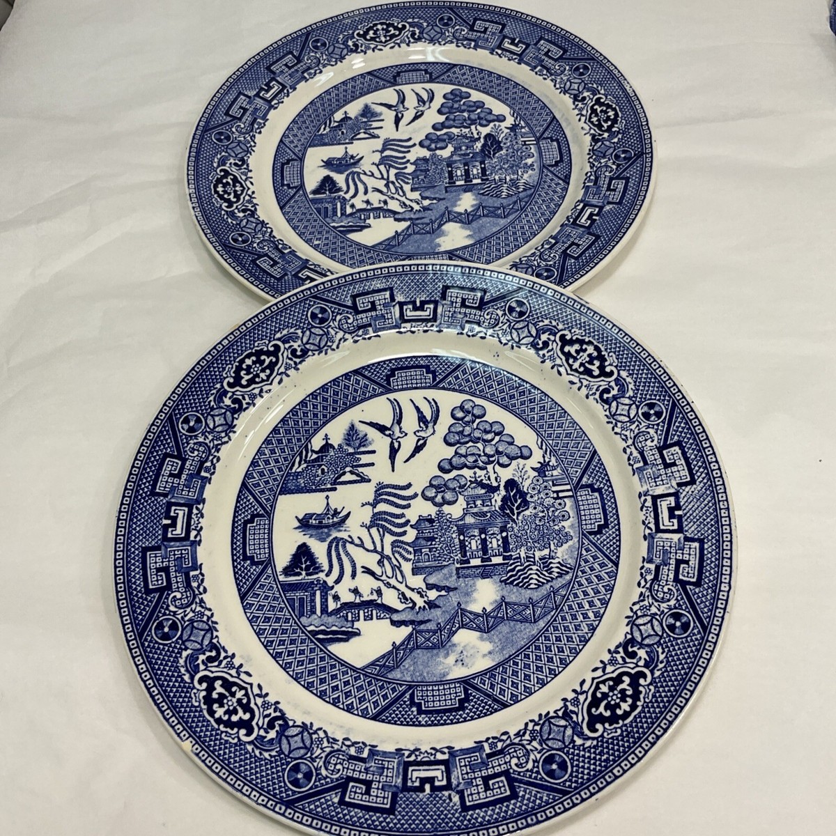 Vintage Homer Laughlin China 9” Plates: Set of 2 - C52N6