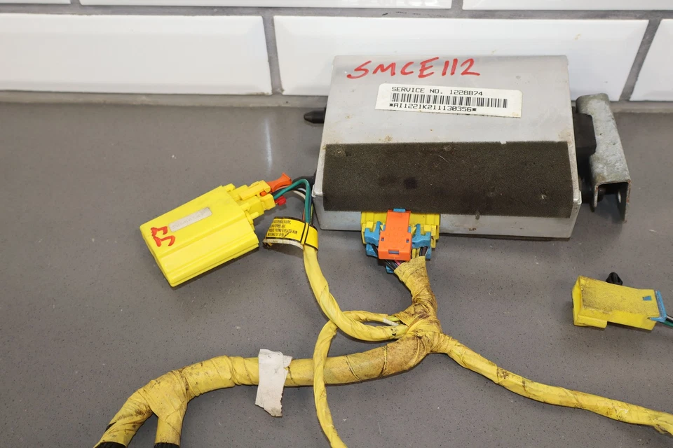 91-92 C4 Corvette Air Bag Control Module (Center Dash) W/Harness & Sensors Foto 4 de 4