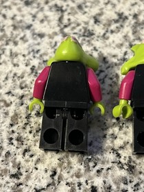 LEGO Alien Trooper & Alien Pilot Minifigure Alien Conquest 7066 7051 853301