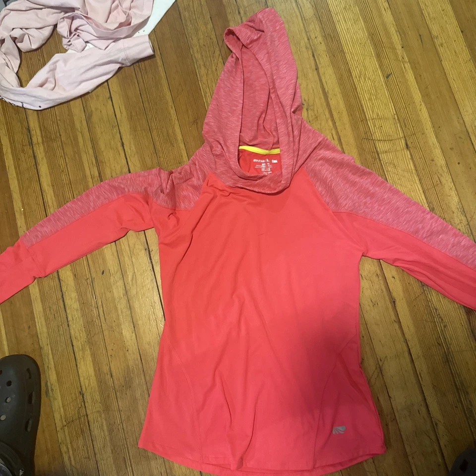 Sudadera con capucha Marika Tek para mujer Pullover mediano Dry Wik Performance ropa deportiva Foto 2 de 4