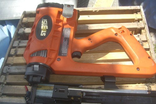 StockAde ST315i 10.5 Gauge Fencing Stapler, 1-1/4" to 1-1/2" TOOL ONLY