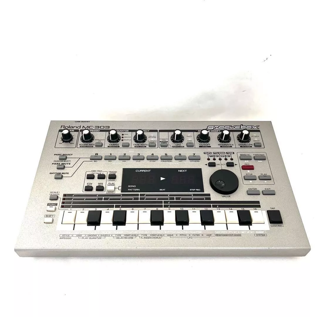 Roland MC 303 Groovebox Rhythm Machine Sequencer Mixer Music