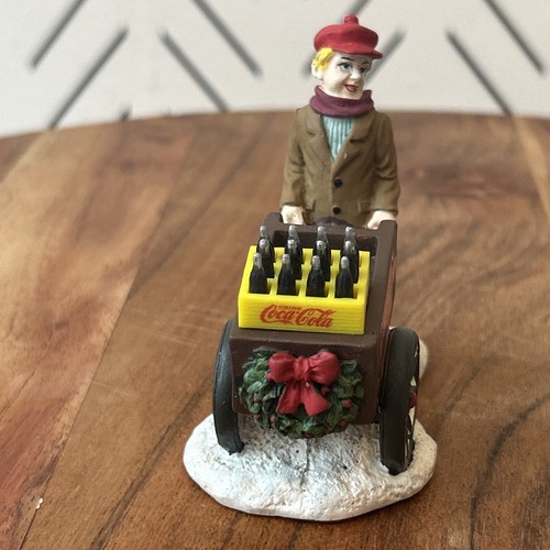 VTG 1996 Coca-Cola Town Square Collection "Vendor Boy" #64339 Christmas Village - Picture 8 of 16