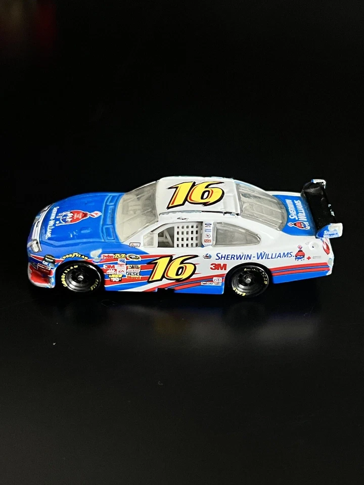 Greg Biffle 2009 Sherwin Williams Fusion 1:64 литая - отдельно - автомобиль имеет недостатки - Изображение 2 из 4