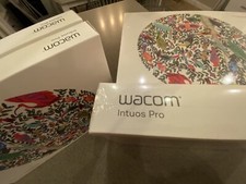 Wacom PTH660 Intuos Pro Graphic Tablet