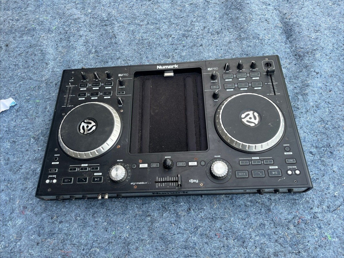 Numark IDJ PRO controller W/Case (Missing Power Cord) Parts only