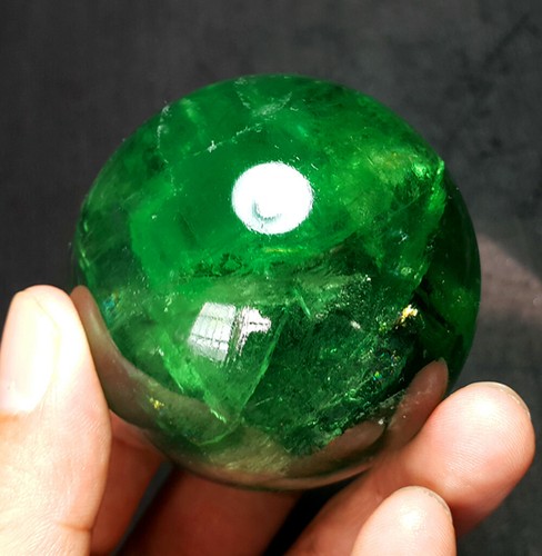 TOP 345.5 G 59 mm Natural Fluorite Quartz Crystal Sphere Ball Healing R210