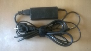 Laptop Ladegerät von HP Output 18,5V 3,5A