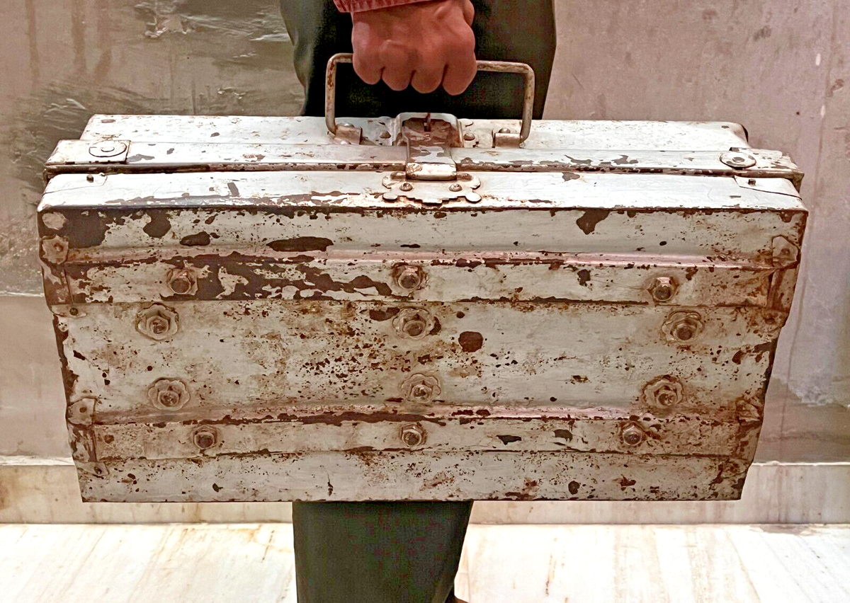 Antique Old 19C. Indian Handcrafted Iron Suitcase Trunk
