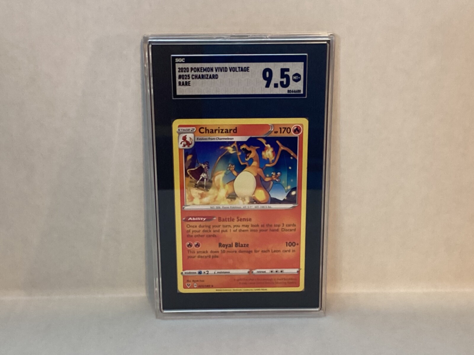 Charizard 025/185 Vivid Voltage RARE Non Holo 2020 Pokemon Card SGC 9.5 ...