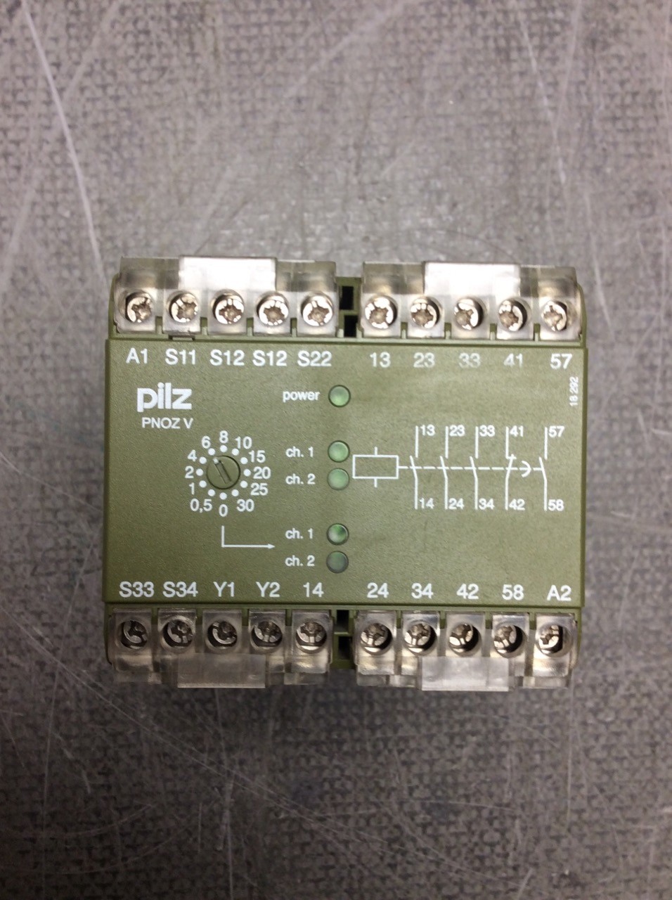 474790 PILZ PNOZ PILZ 474790 PNOZ V 30S 24VDC EMERGENCYSTOP RELAY 5W