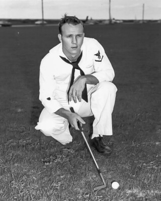 8x10 B&W photo of  PGA legend Arnold Palmer. Free Shipping!