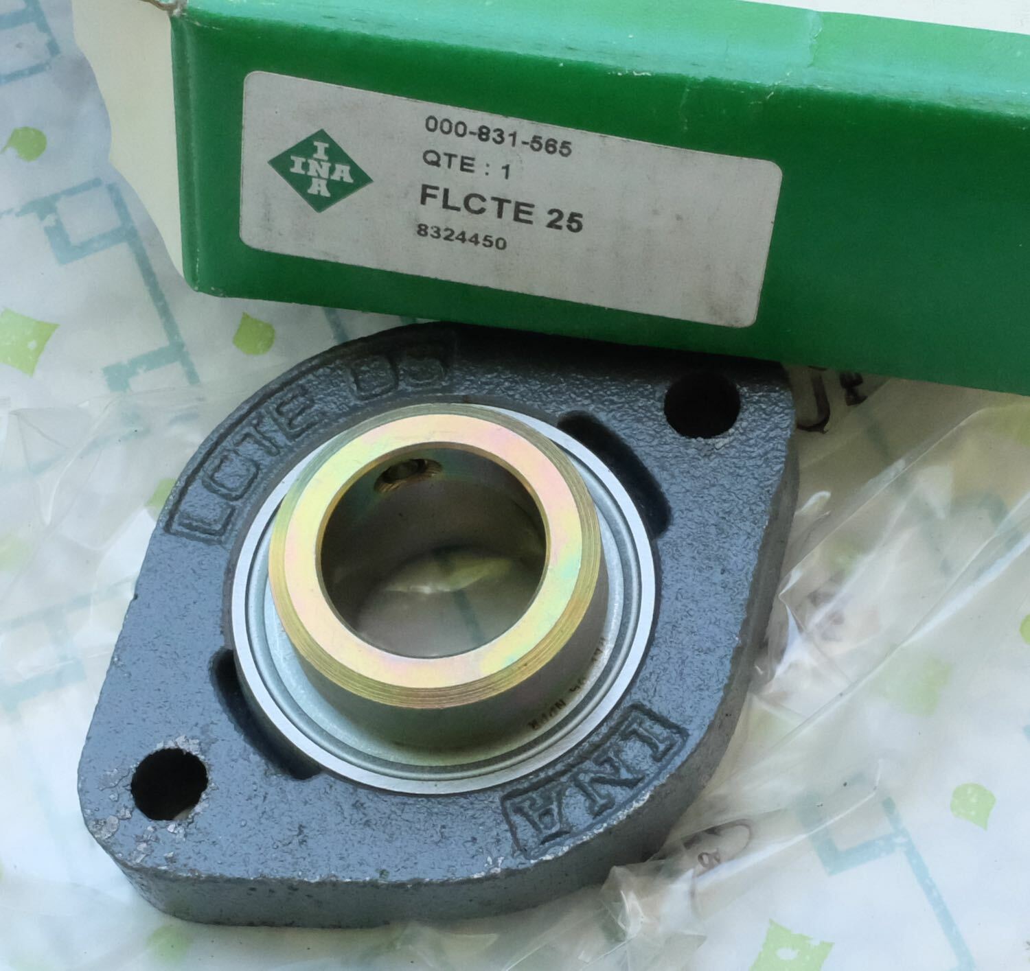 Palier applique auto-aligneur INA FLCTE25 pour corriger les défauts d'alignement d'arbre de 25mm