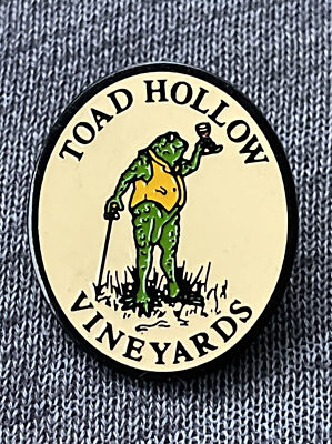 Rare Toad Hollow Vineyards Souvenir Lapel Pin Winery Vino