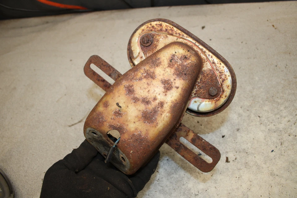 1968 Honda CL125A SUPORTE DE MONTAGEM PARA LANTERNA TRASEIRA CL125 Twin S8-9707.WG - Imagem 4 de 4