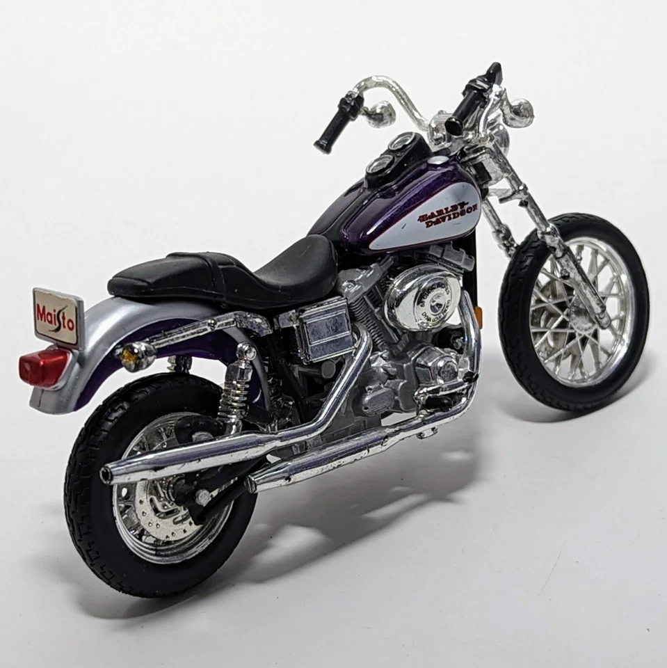 Motocicleta Maisto Harley Davidson 5" Dyna Wide Glide 95 aniversario Foto 3 de 4
