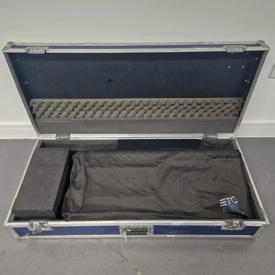 ETC Congo Kid Lighting Console, 256 channels, Flightcase, ex-demo - Image 2 of 4