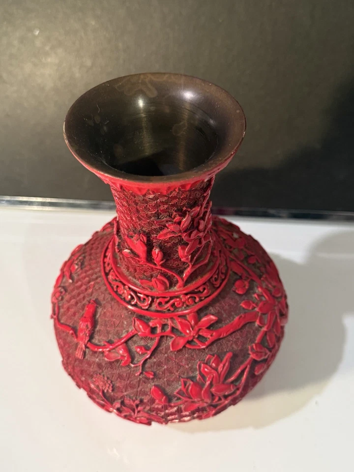 Jarrón Yuhu chino vintage de laca de cinabrio rojo arte y diseño Yun Kang #G Foto 2 de 4