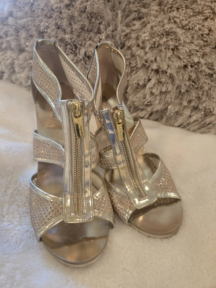 Saltos metálicos dourados Michael Kors tamanho 9m - Imagem 2 de 4