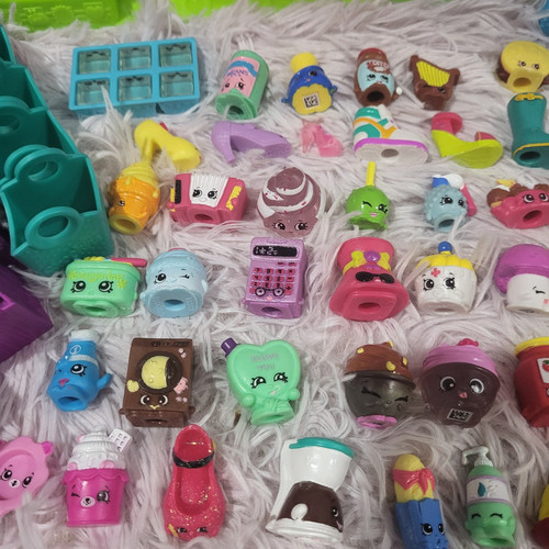 Tienda de comestibles Shopkins Small Mart y bonito refrigerador N Icy lote mixto con accesorios - Imagen 11 de 24