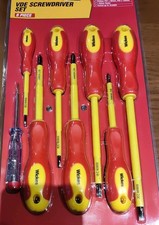 Wickes 8 Piece VDE Screwdriver Set - Including a Tester