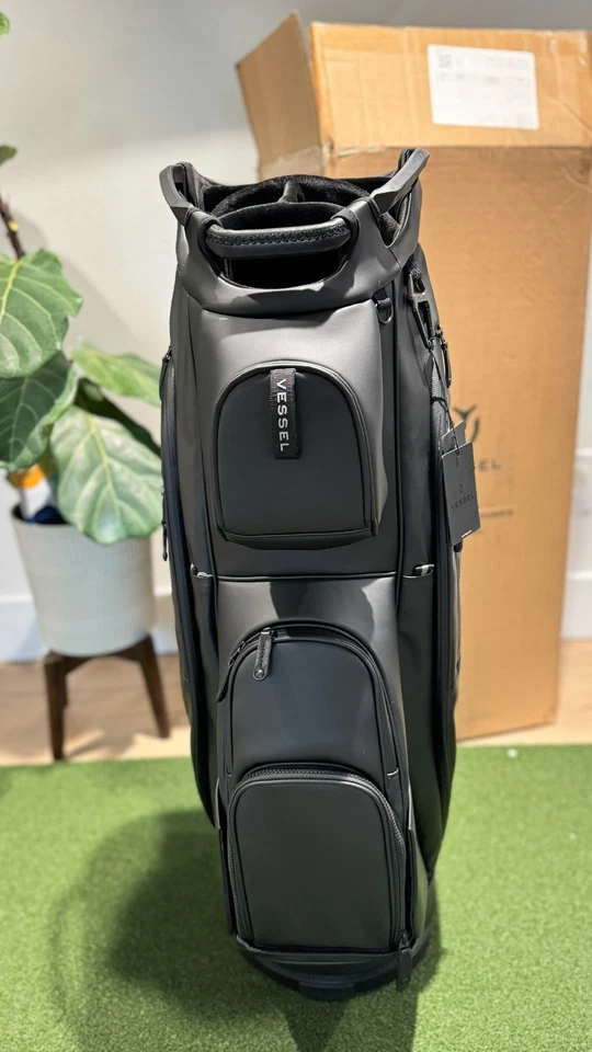 Carro Vessel Lux nuevo con etiquetas 7 vías negro con pozo de putter dedicado (totalmente nuevo) Foto 2 de 4