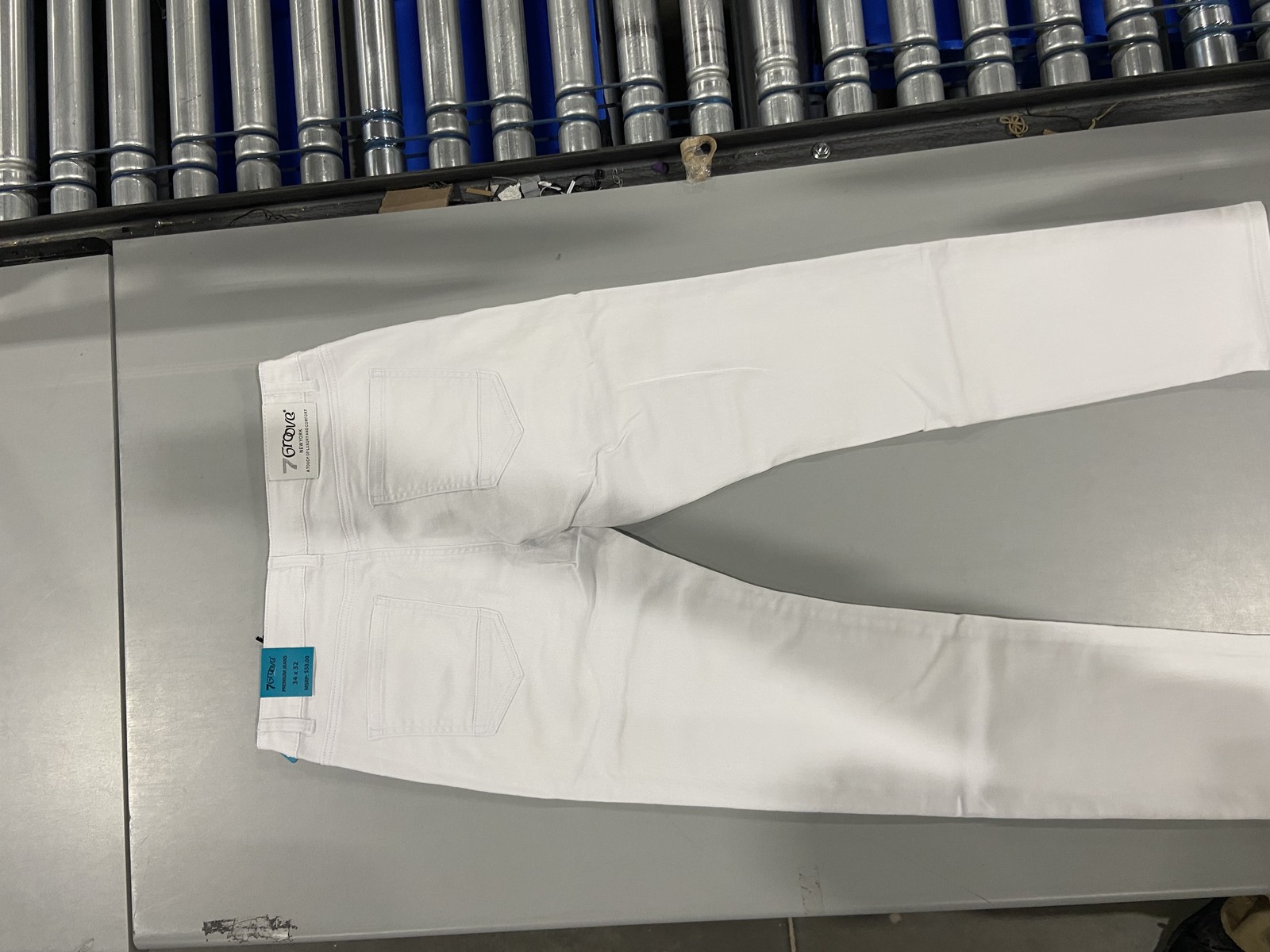 ДЖИНСЫ ЗАУЖЕННОГО КРОЯ 7GROOVE - РАЗМЕР МУЖСКИЕ 34X32 - БЕЛЫЕ 7990₽