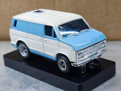 AFX FORD 4 GEAR CUSTOM VAN HO SLOT CAR