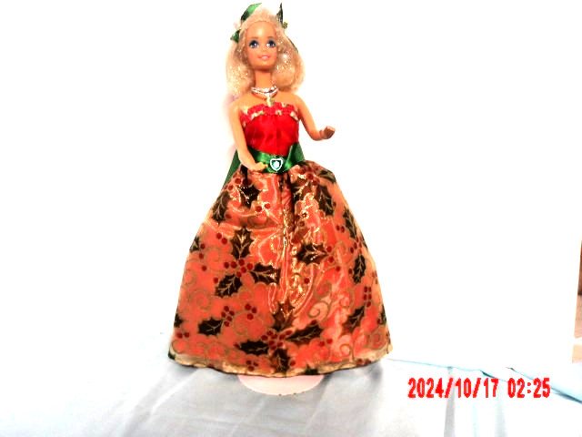 POINSETTA'S ON RED SATIN W/ORGANZA GOWN 4 BARBIE OR FRIENDS (11 1/2"-12")